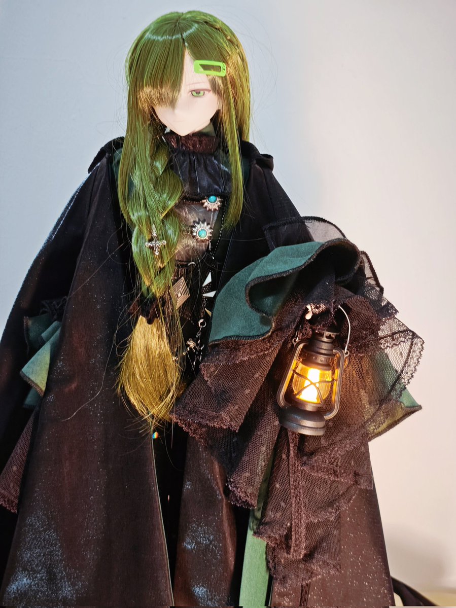 lunatic1157318's tweet photo. friend gave wyll a new set of clothes https://t.co/MtUehO7dZP