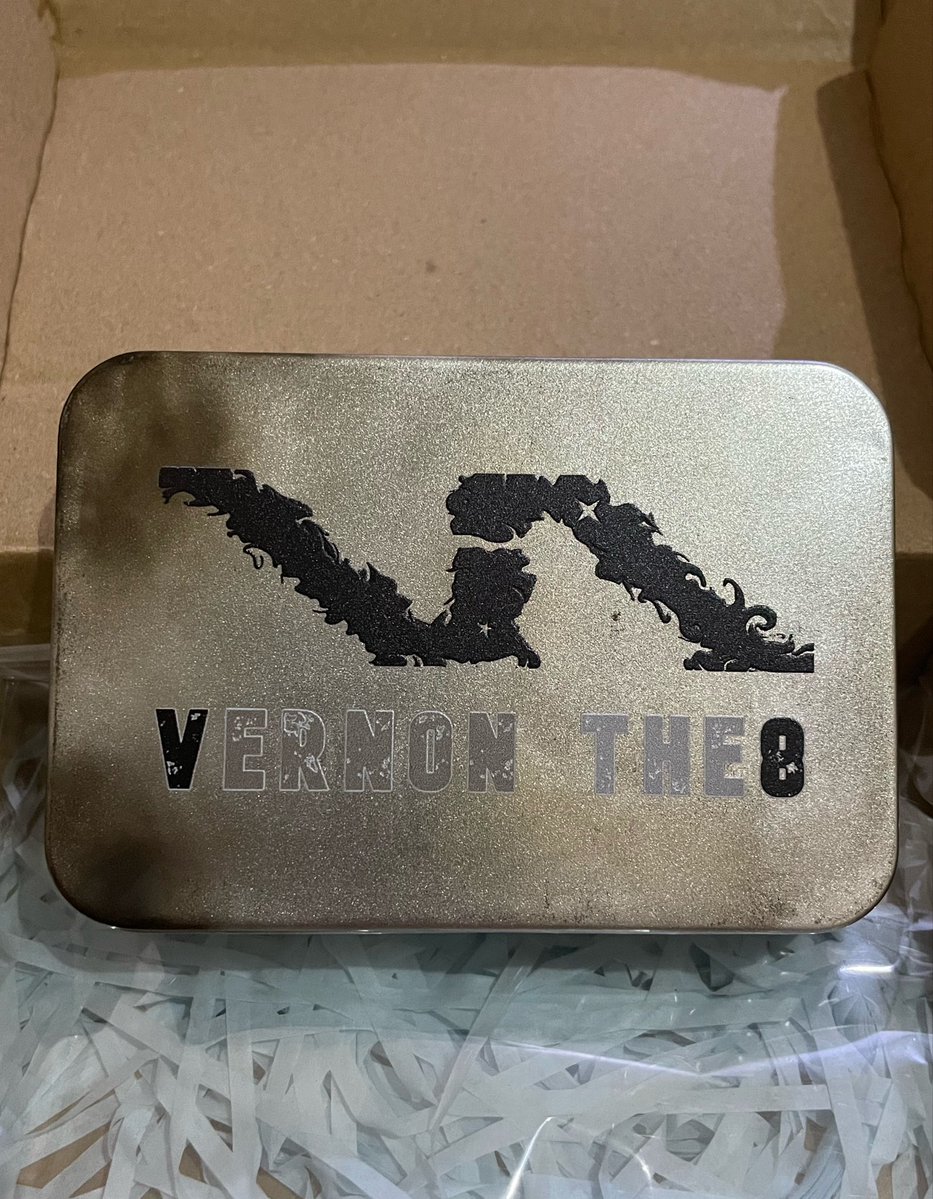 i,an | V8 🤙 merch 📌 tweet media