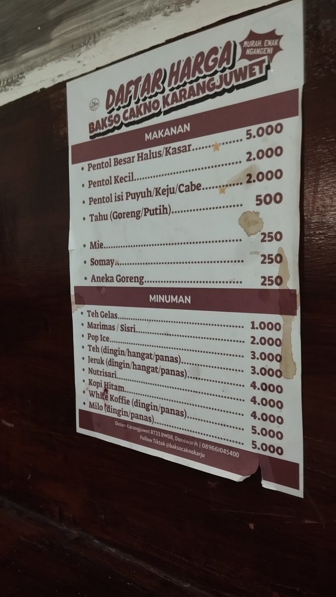 Skiddypappap's tweet photo. In this economy 
Msh ada harga 250 https://t.co/ov6eBdBCaM