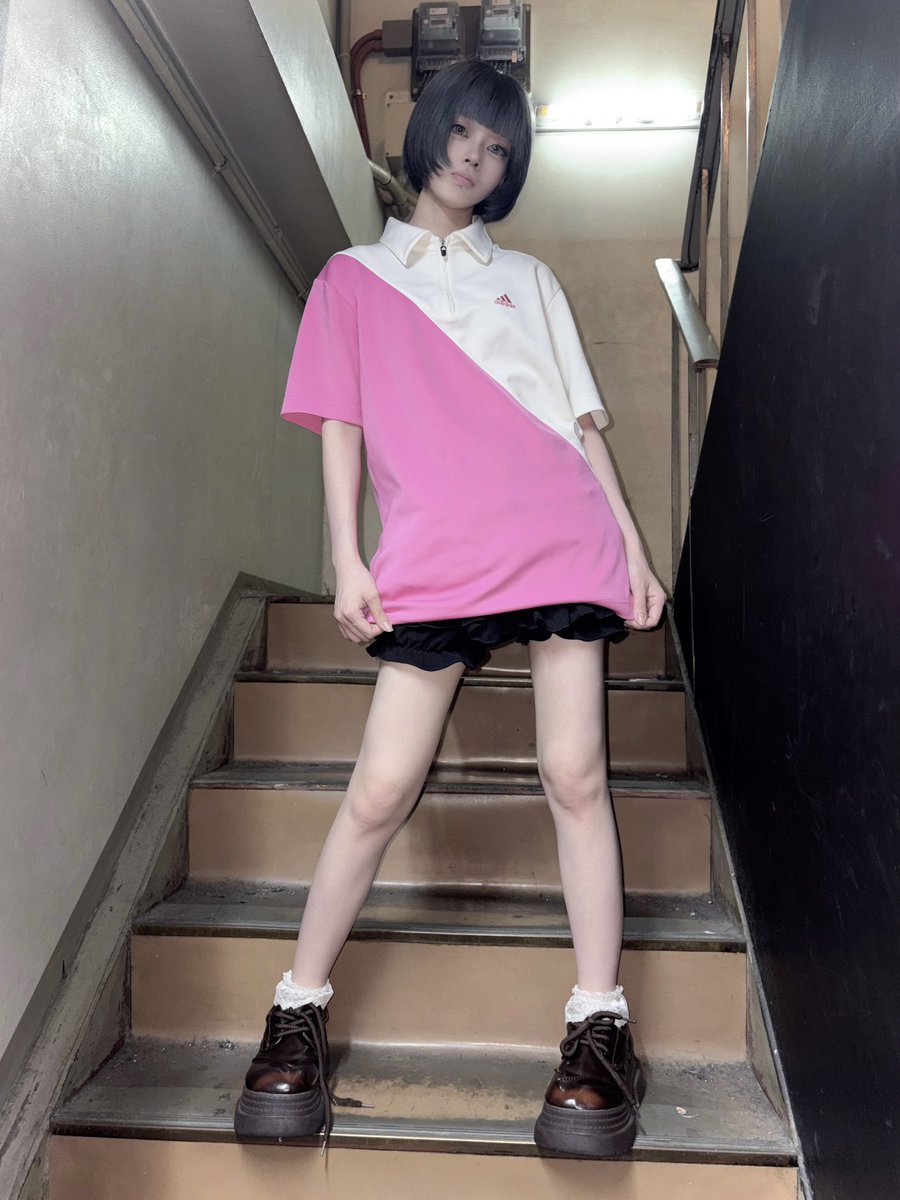 女テニみたいな服、販売中…
