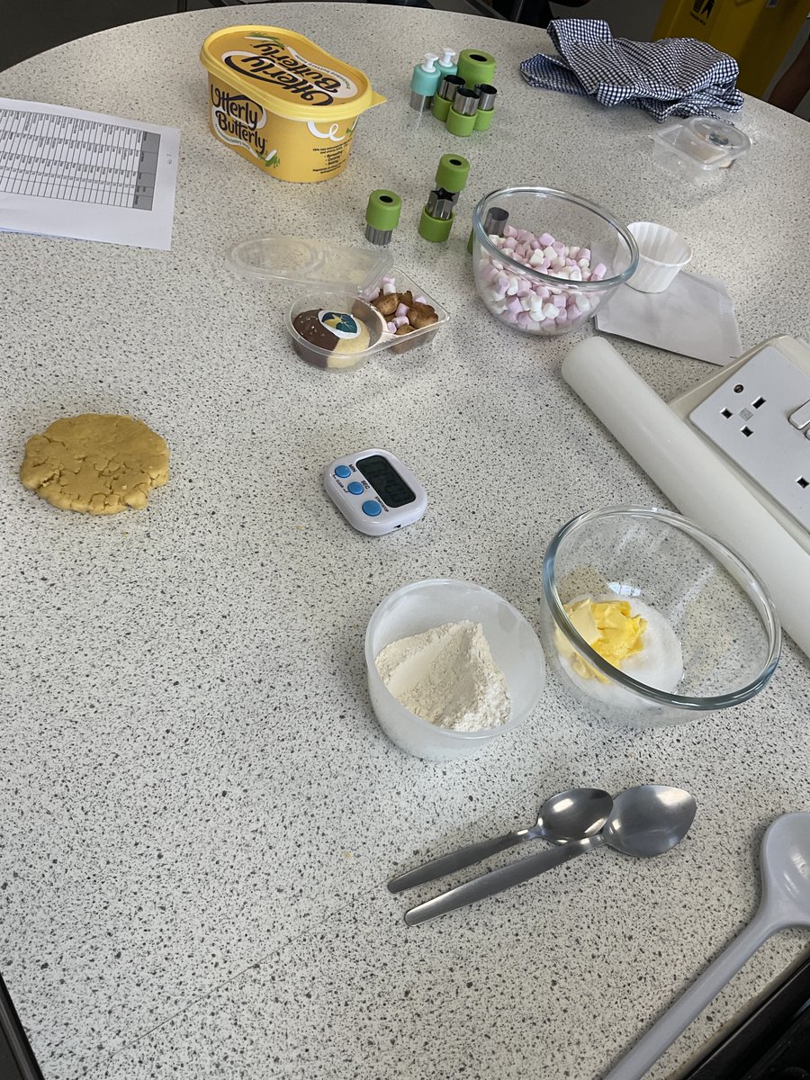 TRSSchool's tweet photo. Our new students are experiencing secondary school lessons including drama, food, science, music and maths #dreambig #workwell #beextraordinary https://t.co/Y3VnYuEM4D