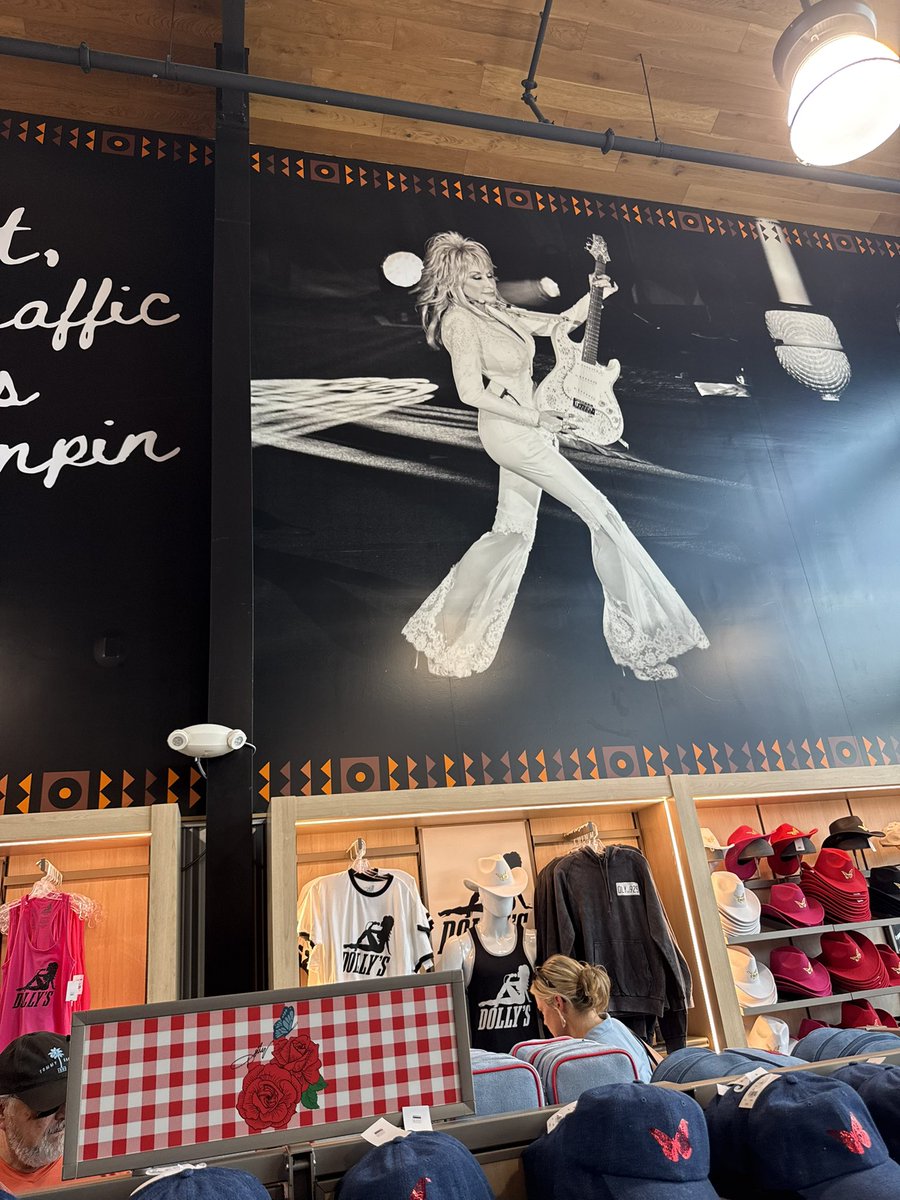 rcwright1970's tweet photo. Checked out Dollys truck stop yesterday! So fun #Dolly #TN #DollyParton https://t.co/kOrK9y6GrD