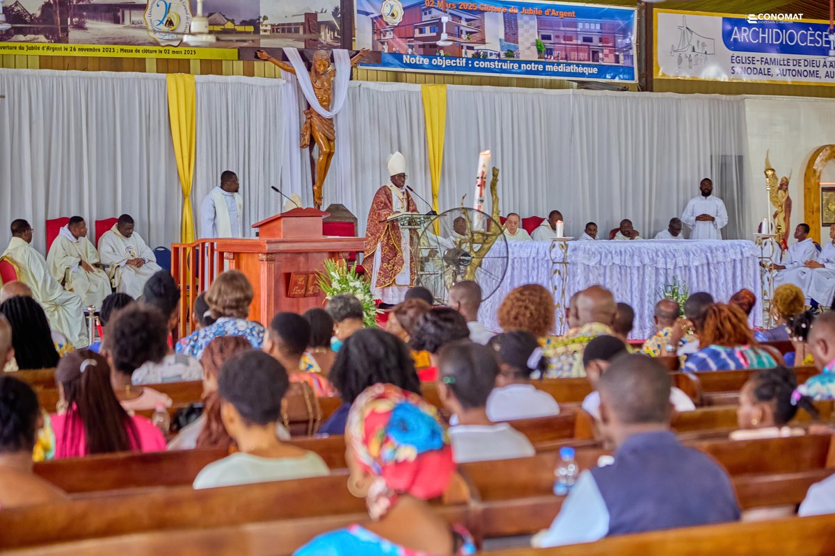 EDAbidjan's tweet photo. Revivez les temps forts de la visite pastorale de Son Éminence Ignace Dogbo Cardinal BESSI à la paroisse universitaire Saint-Albert Le Grand.

Une visite marquée par la communion, l'écoute et la proximité avec les fidèles.

#VisitePastorale #CardinalDogbo #SaintAlbertLeGrand #EDA https://t.co/NVnapRvYab