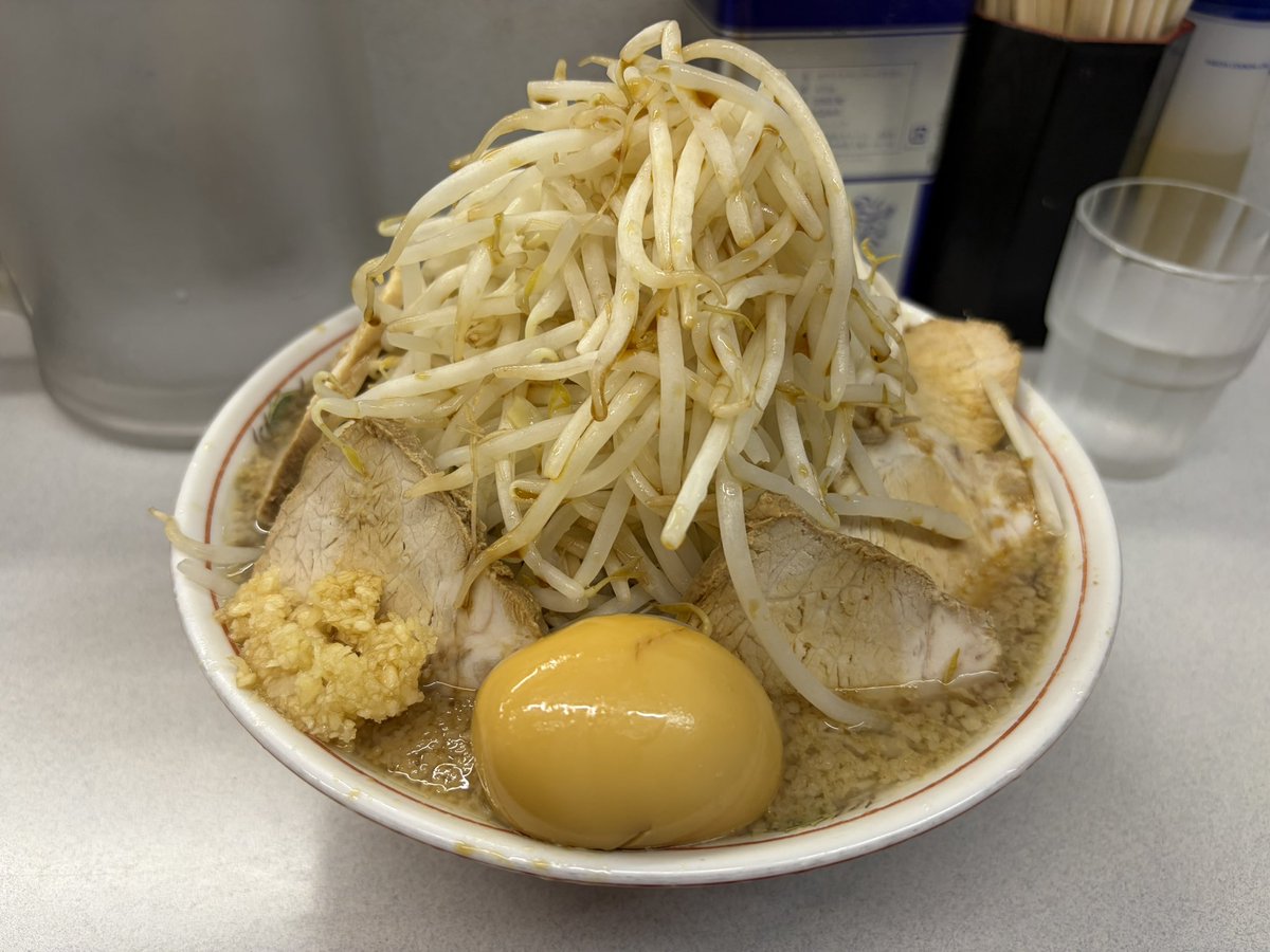 ryochin_man's tweet photo. ブレを楽しむ一杯🍜

#FTAラーメン部 https://t.co/WimitiZ2Q9