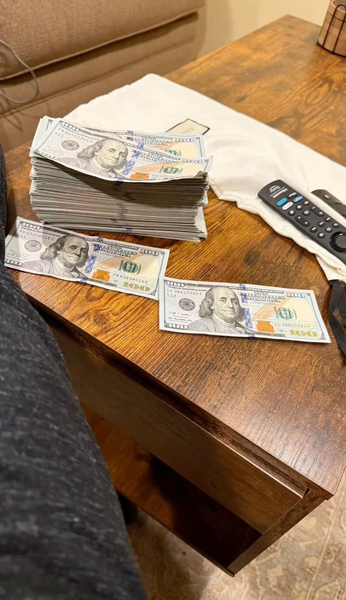 Thomaswillfik's tweet photo. What do you need money for?  Comment under https://t.co/MyItkCsTjq