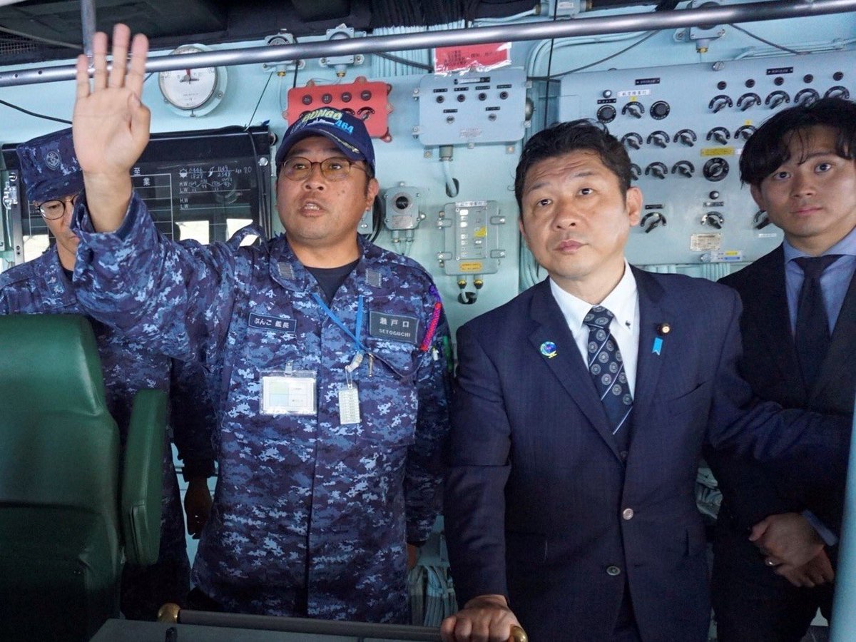 6月22日、若林防衛大臣政務官は、硫黄島を訪れ、海上自衛隊硫黄島