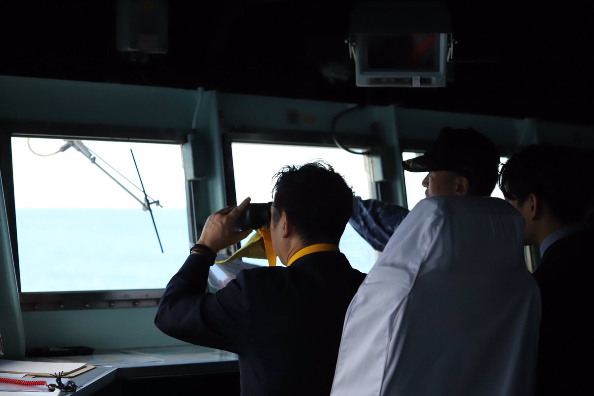 6月22日、若林防衛大臣政務官は、硫黄島を訪れ、海上自衛隊硫黄島
