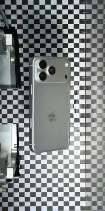 Vince3167890's tweet photo. Apple leak 🍎🔥

iPhone 18 Pro to feature A20 Pro chip with major heat dissipation upgrade.
Moving from dual-layer PoP to "WMCM" packaging by relocating DRAM — expected to boost performance. 📈
#iPhone18 #A20Pro #Apple #TechNews https://t.co/B8sLVhOOFS