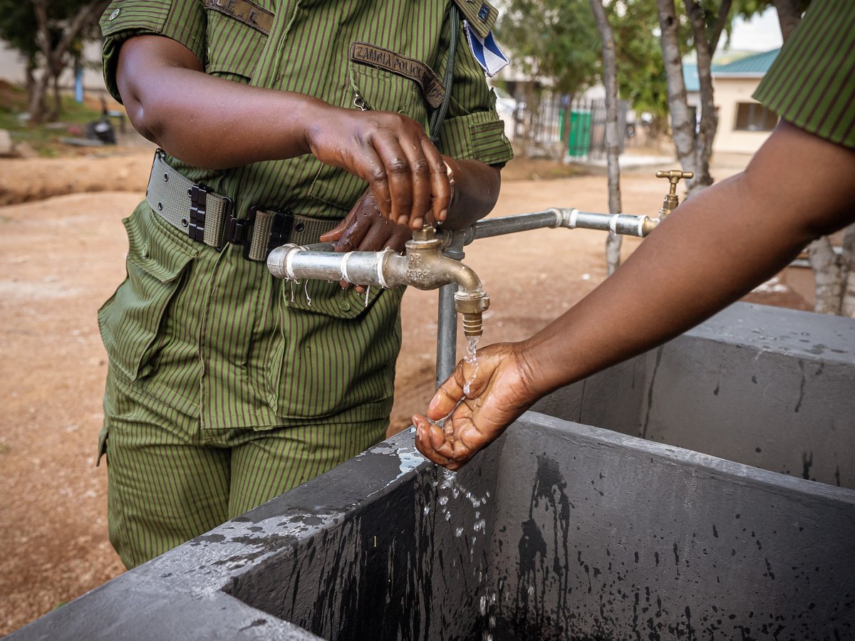 UNDPZambia's tweet photo. In 2015, Snr Supt. Chella deployed to Darfur with zero pre-deployment training. Today, a new women's accommodation block at Zambia Police Service's Geoffrey Mukuma Training College means the next generation won't have to learn as they go.

📖https://t.co/9kC1mKNQCD

#ElsieFund https://t.co/b7C75ylmAv