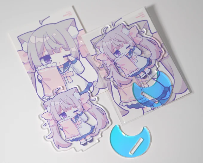 -new- 新しいアクリルスタンドを作りました! 台座は偏光色で見る角度によって変化します 7/12 みちのくコミティア &amp; 7/20 そうさくマーケットに 持っていきます!