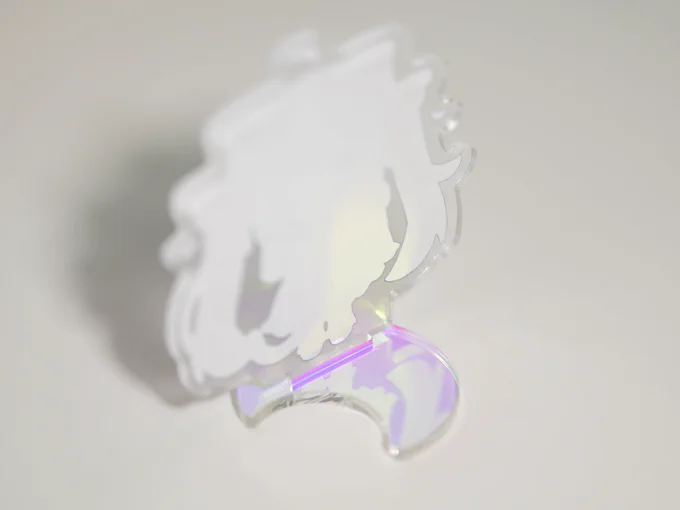 -new- 新しいアクリルスタンドを作りました! 台座は偏光色で見る角度によって変化します 7/12 みちのくコミティア &amp; 7/20 そうさくマーケットに 持っていきます!
