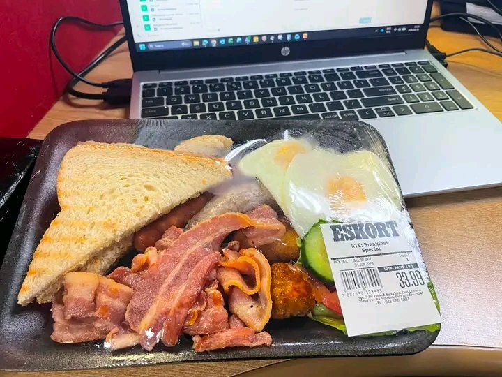 MissLELOMK1's tweet photo. Eskort is Wimpy Lite 🤞
My late breakfast 😋 https://t.co/xIpayNZRmw