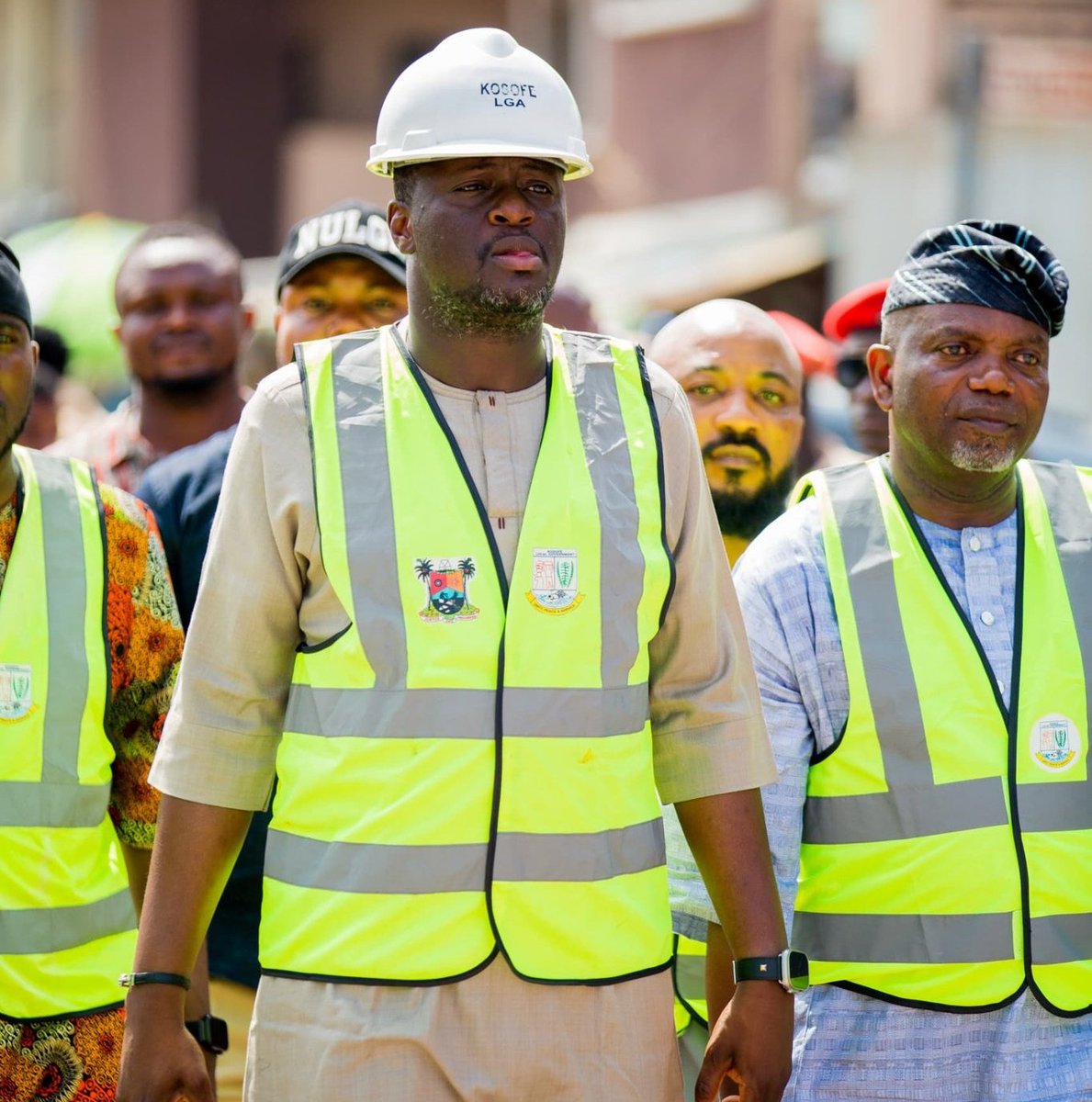 ogunlewemoyo's tweet photo. Groundbreaking of Ajayi Aina Street, Ifako/Gbagada starts TODAY ! 🚦🛑🚧

TRAFFIC ADVISORY ‼️
Residents of the area are hereby advised to plan their routes and allow enough time for travel for the next couple of months.

L&R covered drainages to forestall flooding. ✔️
Interlocking paving stones ✔️
Employment opportunity for Omo Adugbo ✔️
Solar street lights to enhance security ✔️
Lane marking ✔️
 
ILỌSIWAJU IBILE KOSOFE LO JẸWA LOGUN 
AJUMỌṢE GBOGBO WA NI OOOO