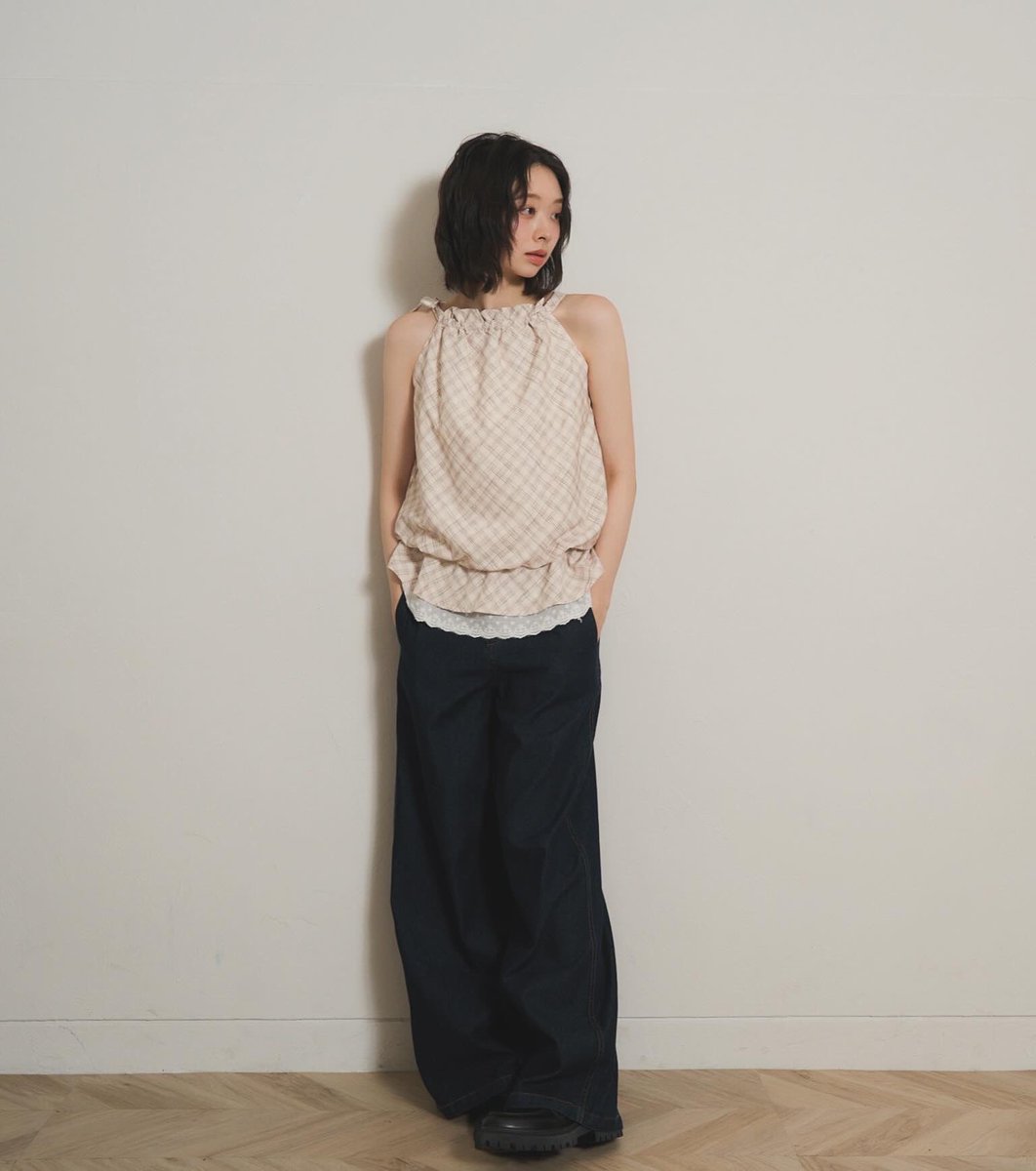 Uenui2's tweet photo. 明日19:00-New release☘
■check lace cami
color : beige / white 

チェック柄と裾レースフリルが目を惹く、
春夏にぴったりのキャミトップス。

肩部分はリボンのようなデザインになっており、
シンプルなノースリーブトップスにさりげないインパクトを。 https://t.co/00U3oCQUJW