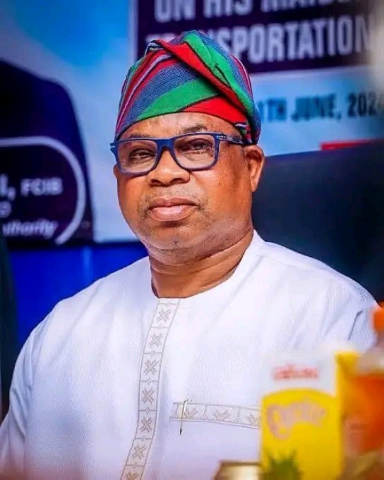 AdekunlePromi's tweet photo. I proudly stand with Asiwaju Munirudeen Bola Oyebamiji (AMBO), the APC governorship candidate for Osun State. His vision, experience, and commitment to the people give hope for a brighter future.

To every eligible voter in Osun State, your vote is your voice.

#VoteAMBO #VoteAPC https://t.co/qjGIN0hF3c