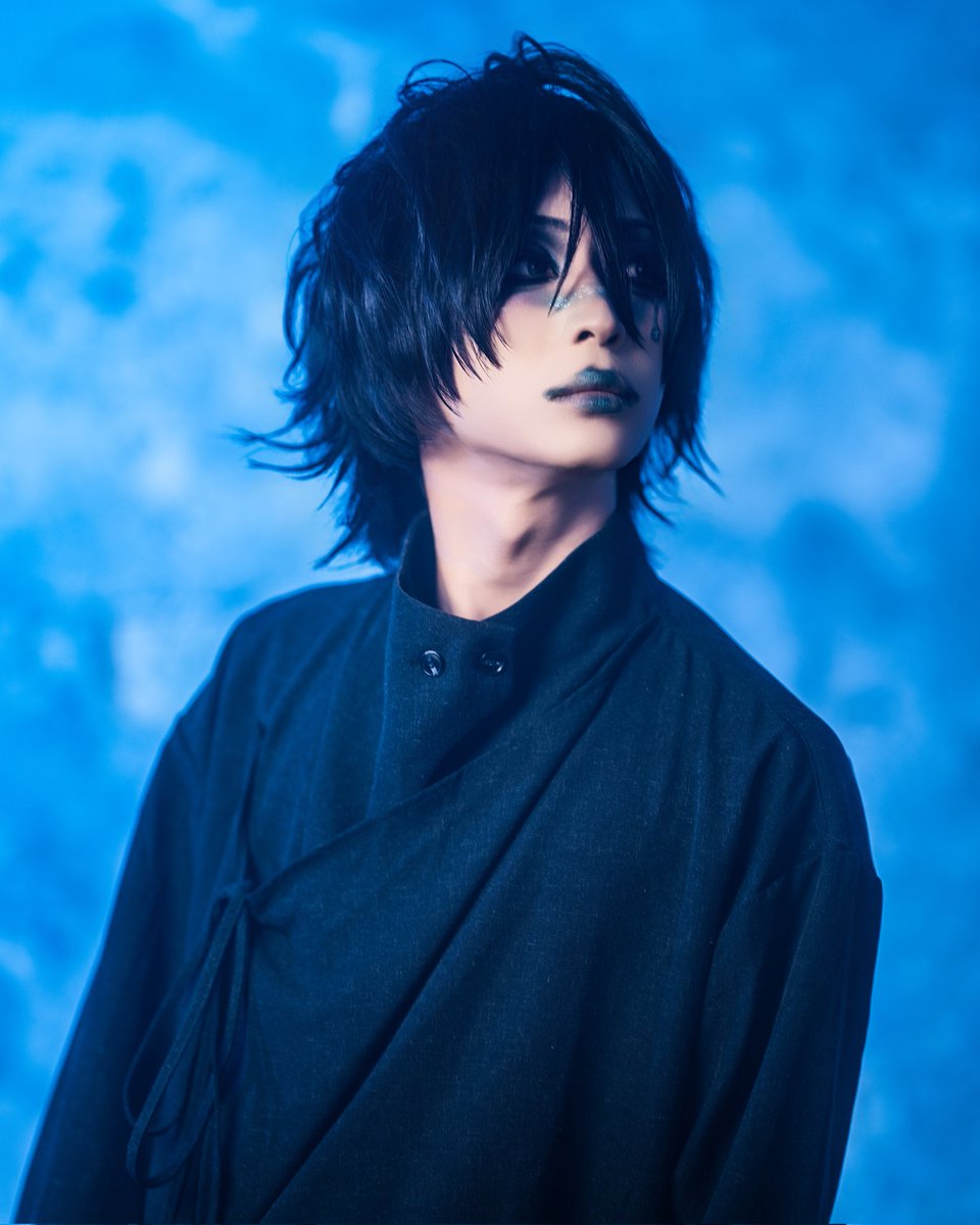 starrywaveo's tweet photo. STARRYWAVE
BAGUNI - Bass 

#band #visualkei https://t.co/ENJf5CyJWM