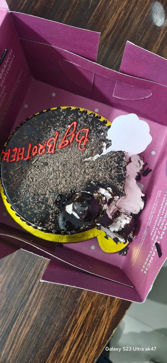 anshvis8055's tweet photo. I have ordered from Zomato but I am not getting any reply from Zomato people. They have given damaged items. They are not giving any reply when I call @deepigoyal @zomatocare Please check https://t.co/jQwqjGm5eM
