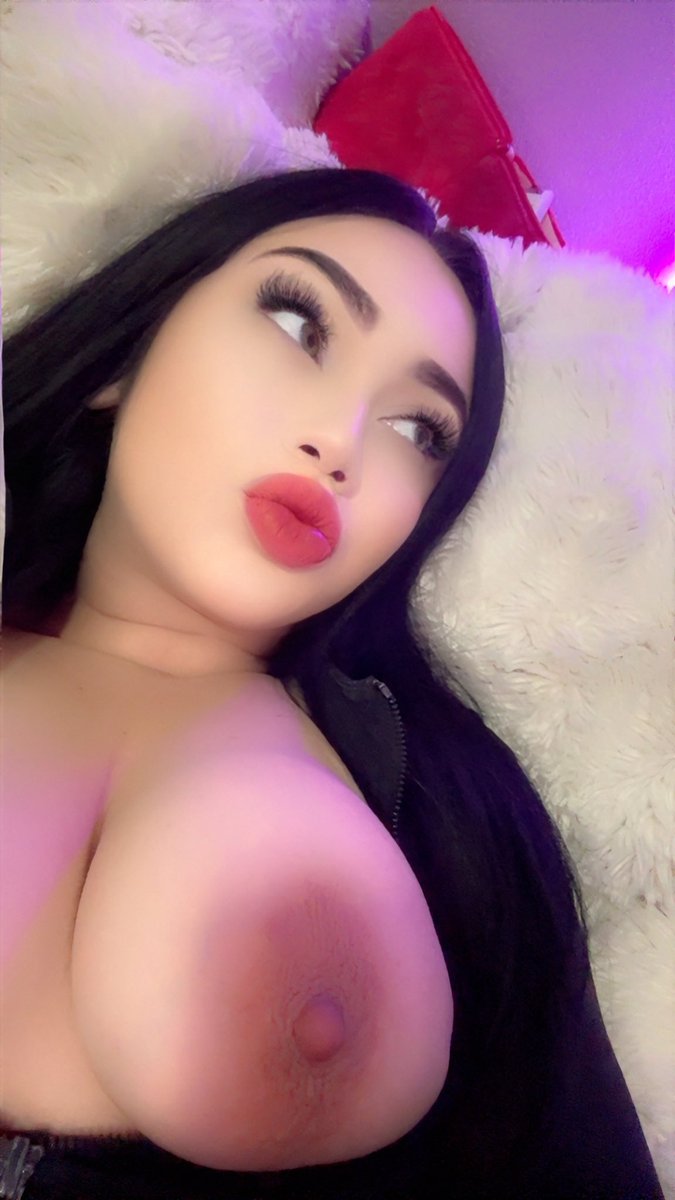 badiewet's tweet photo. who wanna pull up on me tonight 🌚? 
#meets #bayarea #latina https://t.co/MVDzXWHlbt