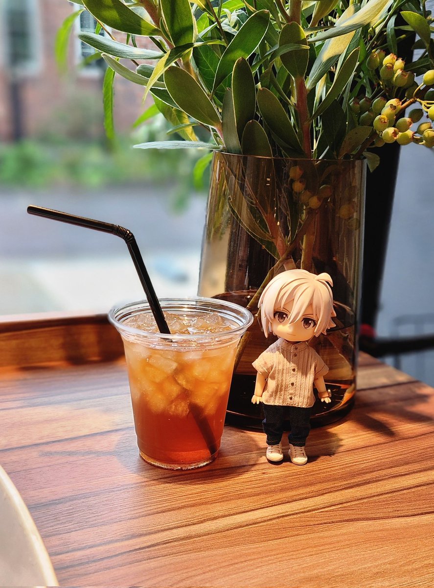 10momo9's tweet photo. さいきんのティータイムwith天くん https://t.co/qVe3XpLf38