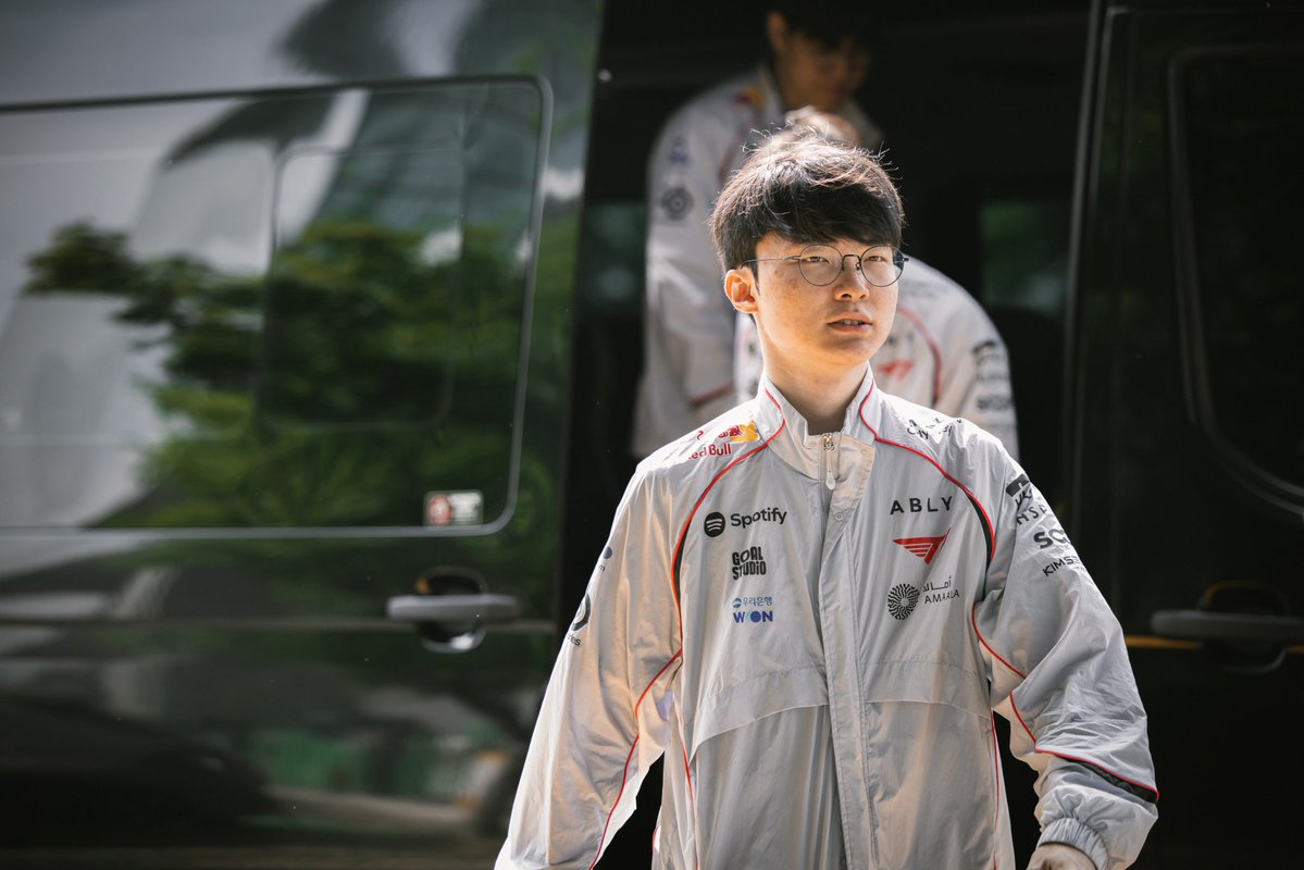 hiddenk57's tweet photo. 260701 MSI PlayIns 2026 - Day 4
#페이커 #Faker 
https://t.co/sMIp7pK6dz https://t.co/qsT2kaBo8A