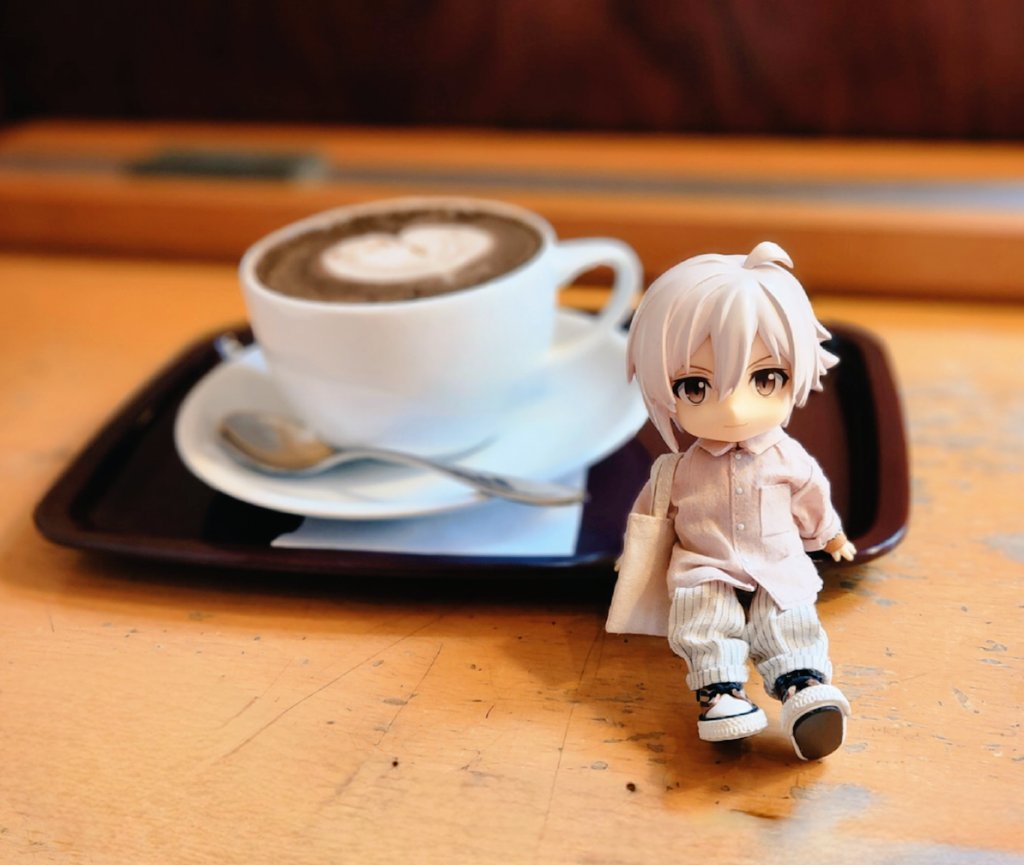 10momo9's tweet photo. さいきんのティータイムwith天くん https://t.co/qVe3XpLf38
