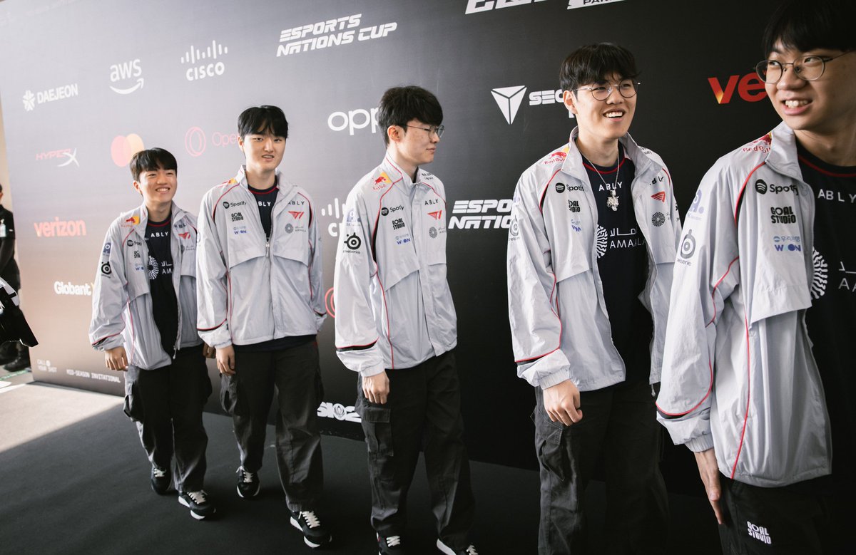 hiddenk57's tweet photo. 260701 MSI PlayIns 2026 - Day 4
#페이커 #Faker 
https://t.co/sMIp7pK6dz https://t.co/qsT2kaBo8A
