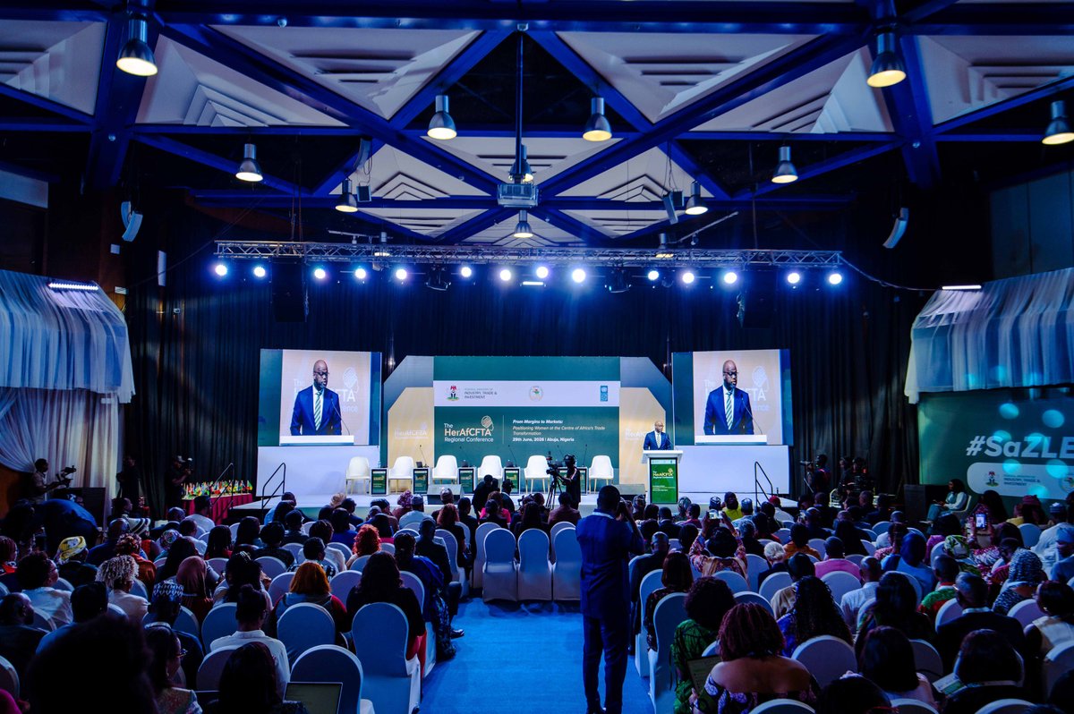 UNDPAfrica's tweet photo. Behind Africa’s trade transformation are its women. 🧕🏾👩🏾🦱
#HerAfCFTA is a platform to galvanize, connect & leverage partnerships for the bold and brilliant women leading intra-African trade & powering an inclusive “Made in Africa” revolution. 🌍
#WomenInTrade https://t.co/HF8p6q7gcC