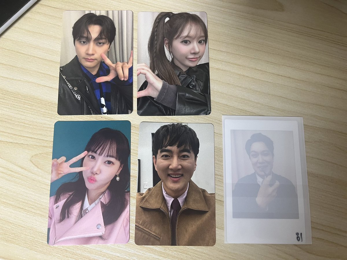 zehd8oz3's tweet photo. 뮤지컬 6시퇴근 교환 구합니다

저:
박태성 (럭드 폴라)
홍주찬 김보라 여은 김주일 (포카)
쿠폰북

님: 김동현(고은호) 럭드 폴라

N:1도 가능합니다~
맘찍후 디엠주세요! https://t.co/YOrCpWjBly