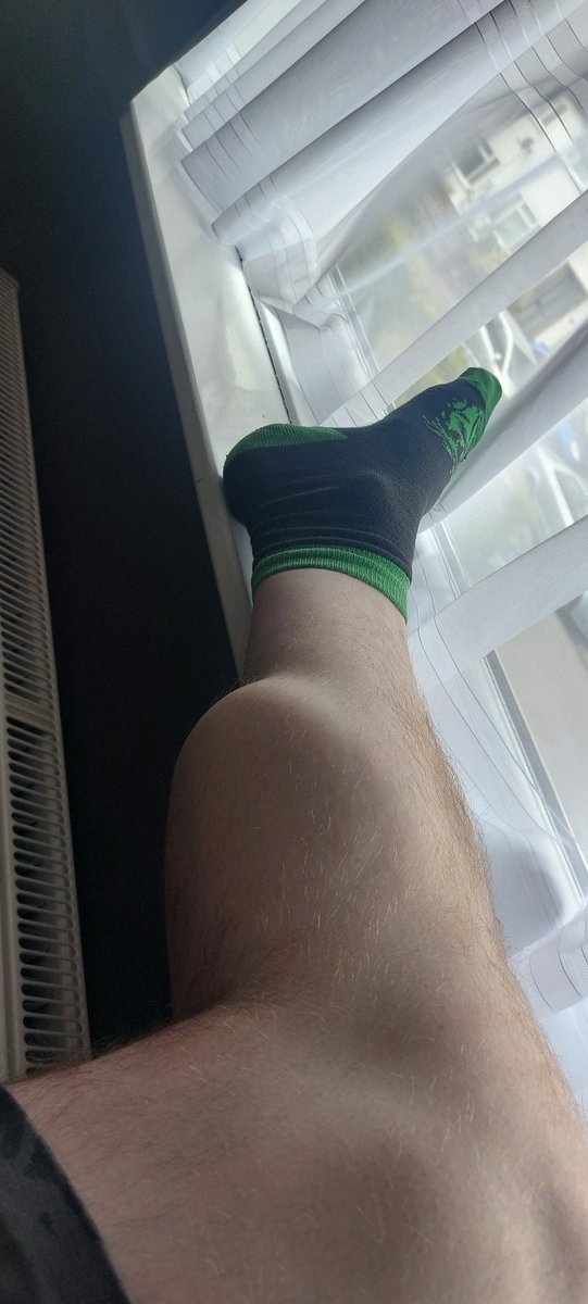 StephenOfRivia's tweet photo. @applesforpheus Me and my calves against gravity https://t.co/GEYSw6UoxP