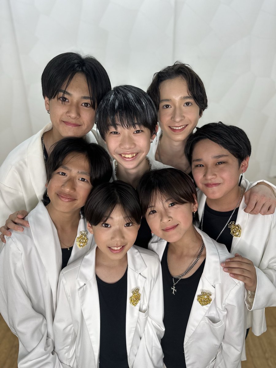 LIOROSSTELLA's tweet photo. 【第一報💫】
今月のステラのステージが決まりました！
早く皆さんにお知らせしたくて急いで投稿しちゃいます！
📅7/20㊗️
⏰open12:00-/start12:15-
🎫前売り3500円/当日4000円
近日中に詳しい情報アップしますので、まずはこの日、僕たちを応援に来てもらえたら凄く嬉しい〜★
#すぺぜろ https://t.co/oGEV5Gj4tU