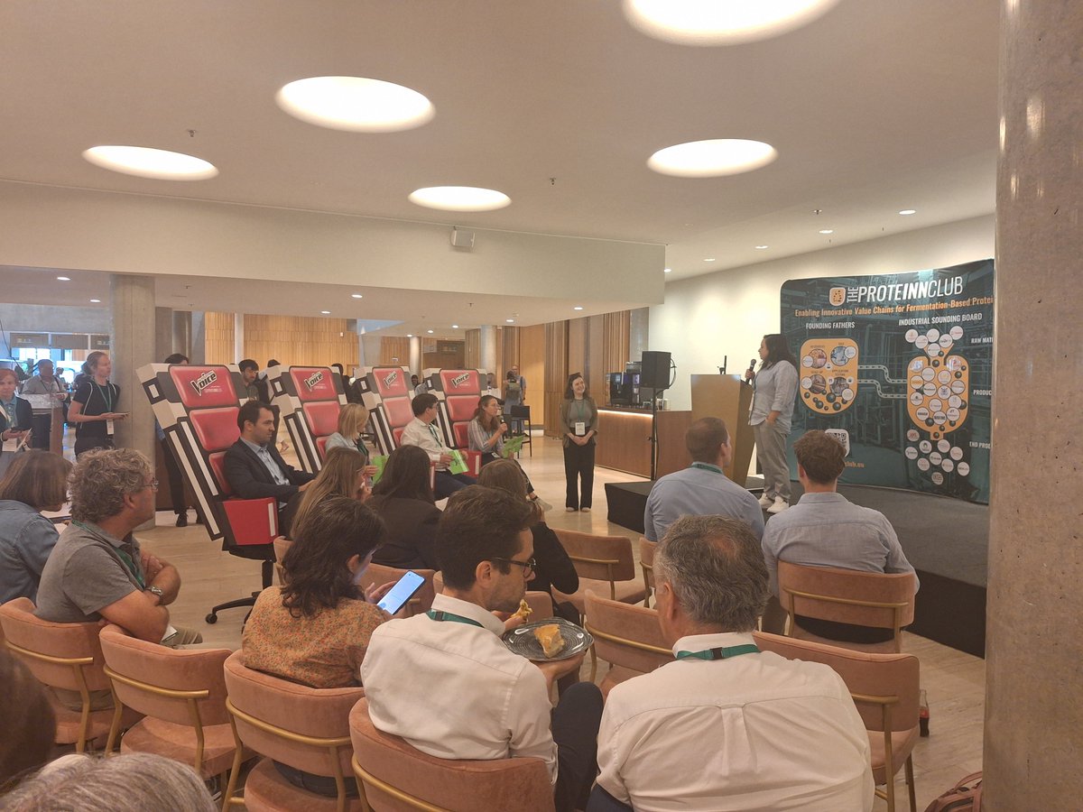 IBiofilms's tweet photo. Paz Shemesh from Ayelet FIshman lab gives the second talk (layman forum) in #ECB2026 @biofoodeng  @TechnionLive  #Innovation #Sustainability #Proteins https://t.co/aS79nIdUbL