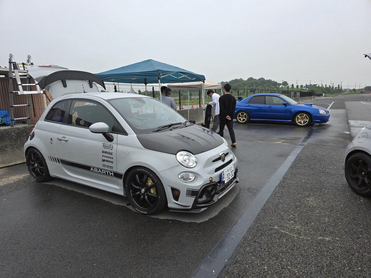 dimelopez's tweet photo. Hit up the Maishima gymkhana track today. It was rainy, but that made for good side-turn practice. Got some intense coaching from pro M-san today. 💪🏁 https://t.co/zQXs3YRiQO
