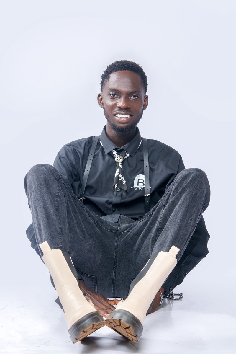BflesG's tweet photo. Happy New Month 
My heart is still with everyone affected by what happened on Monday. 
It was painful, but even in dark times,
there’s still hope. 
May this new month bring healing strength. Republic Day Appiah Stadium
#HappyNewMonth #themovement #traumatized https://t.co/tEfh4bQgDK