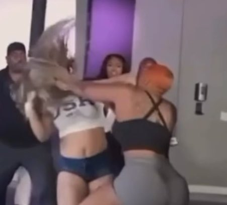 haeeeehd's tweet photo. @riyah4kiss @lilkimbaddest @juliethardt Last episode in reference https://t.co/PYz9MkNuar