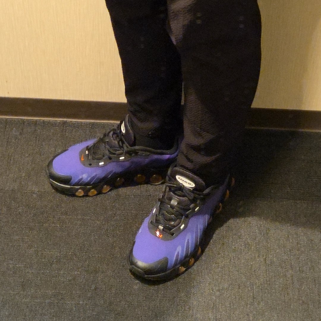 sieg1391's tweet photo. 半額なので雨の日用に買った👟
DN8が3足になった https://t.co/xhdtOwA2s9