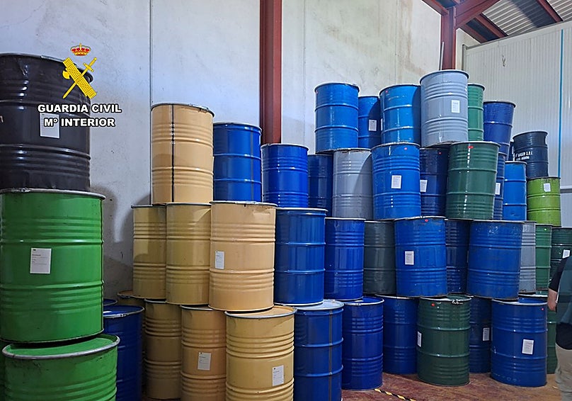 _IGC_'s tweet photo. La Guardia Civil inmoviliza 11.500 kilos de miel convencional que una empresa vendía como ecológica       https://t.co/lnyQvloon4 vía @ABC_CValenciana https://t.co/VKqlLL4VS8