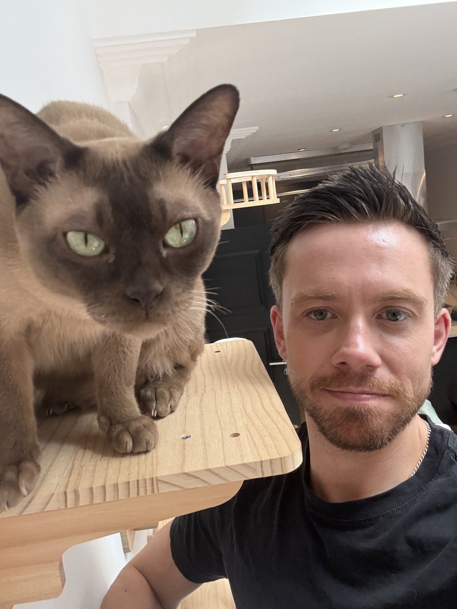 Owen Jones tweet media