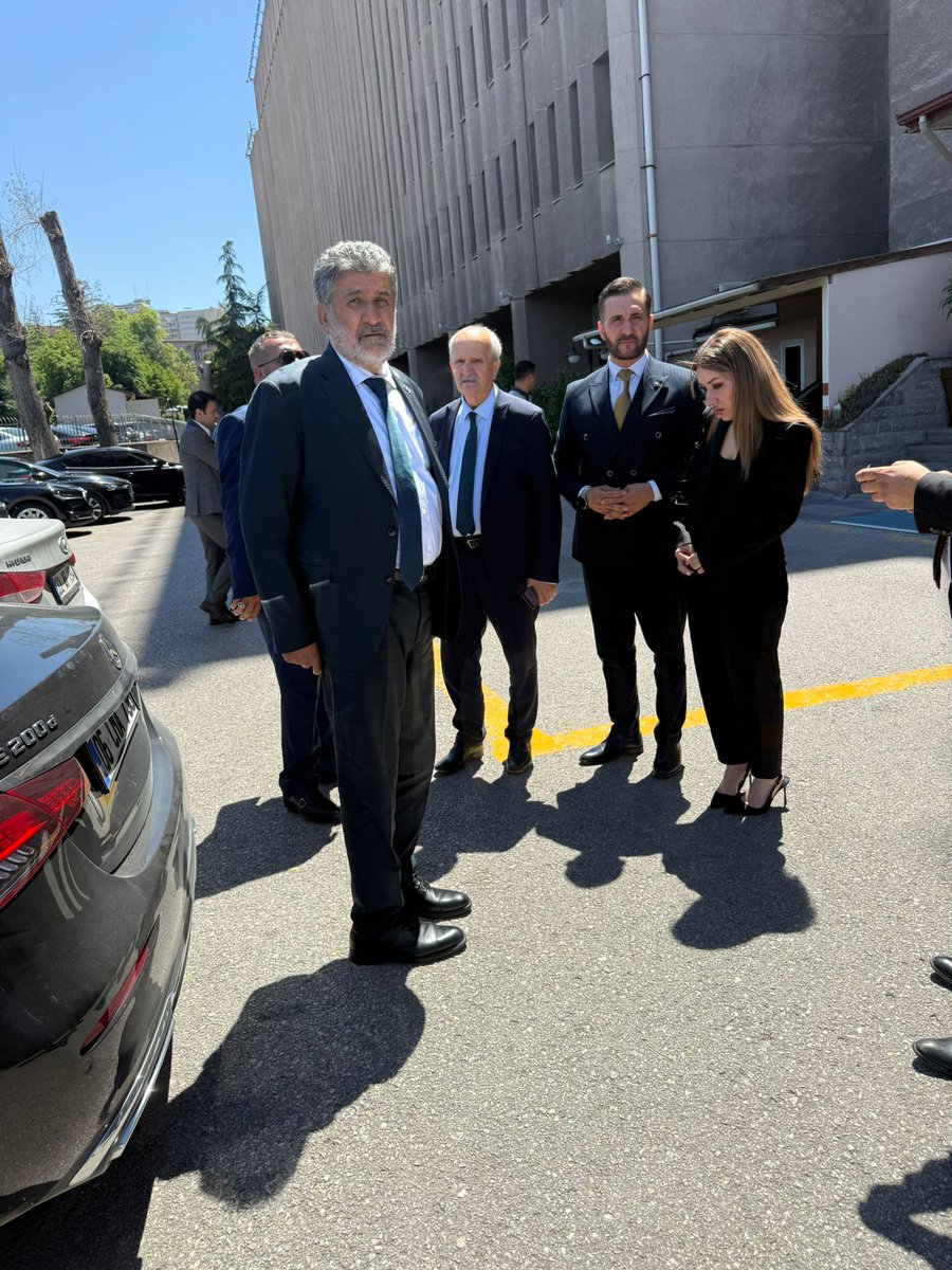 milliyolpa74776's tweet photo. Parti yöneticilerimizden oluşan bir heyetle, Ankara Cumhuriyet Başsavcısı Aykut Çelik'i ziyaret ederek yeni göreve gelmesi münasebetiyle hayırlı olsun dileklerini ilettik. Görüşmede, Kahramanmaraş'tan Ankara'ya iade edilen Muhsin Yazıcıoğlu davasına ilişkin de görüş alışverişinde bulunduk. Milli Yol partisinin ciddi bir soruşturma yapılması isteğini ve adalet talebini aktardık.
