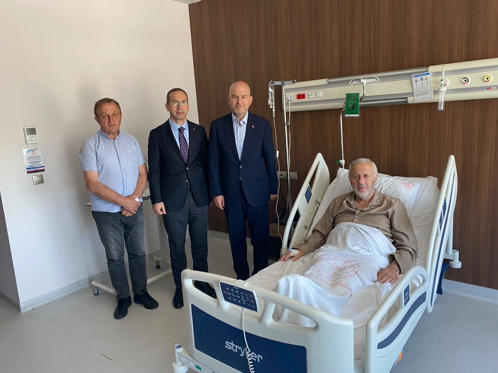 suleymansoylu's tweet photo. Kıymetli yol arkadaşım Salih Cora ile birlikte;

📍Düzköy Belediye Başkanımız Selim Çelenk’i,

📍Akçaabat Dörtyol Mahallesi Eski Başkanımız Cevat Birinci’yi,

📍Fatih Köroğlu’nu,

📍Turan Koç’u hastanede ziyaret ederek geçmiş olsun dileklerimizi ilettik.

Rabbim kendilerine acil şifalar ihsan eylesin, en kısa zamanda sağlıklarına kavuşmalarını nasip etsin. Kendilerine ve kıymetli ailelerine geçmiş olsun dileklerimi iletiyorum.