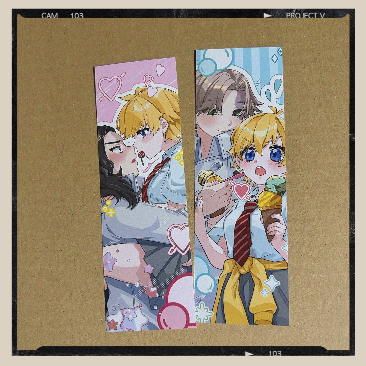 _mitsu032's tweet photo. 届け先を変えてもらった新刊(だったもの)が届いたのでめっかわ表紙とめっかわノベルティだけ見てほしいです！！ https://t.co/6kXpKKxtyx