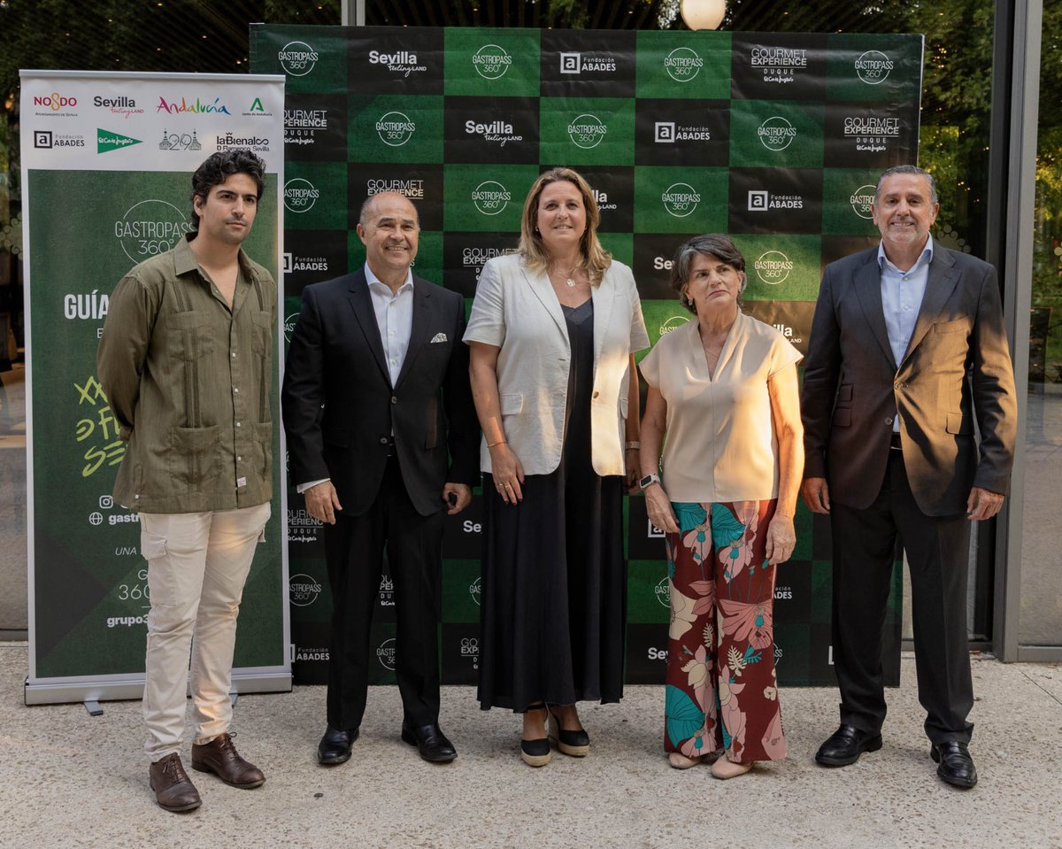 laBienal's tweet photo. Ayer vivimos una nueva cita junto a @guiagastropass, colaborador oficial de la Bienal desde 2018, en un encuentro que volvió a poner en valor la conexión entre flamenco, gastronomía y turismo como parte de la identidad de Sevilla. 🪭 https://t.co/dfUGBWzmTe