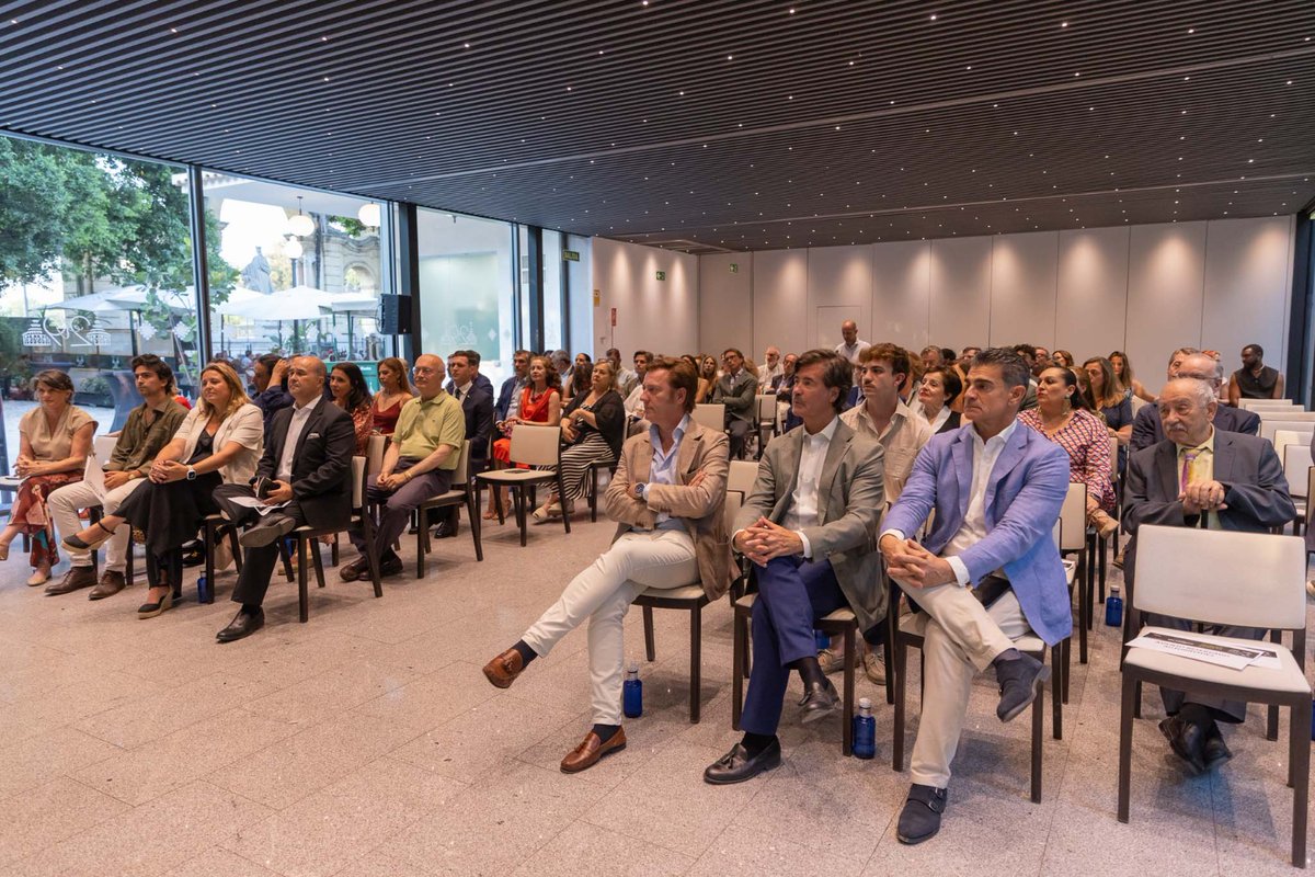 laBienal's tweet photo. @guiagastropass @Ayto_Sevilla @angiemorenoram ⭐️ Gracias a @guiagastropass por seguir acompañando el camino de la Bienal y contribuir a proyectar Sevilla como un destino donde cultura, flamenco y gastronomía se dan la mano.

#LaBienal2026 https://t.co/fxZ2QhdlMu