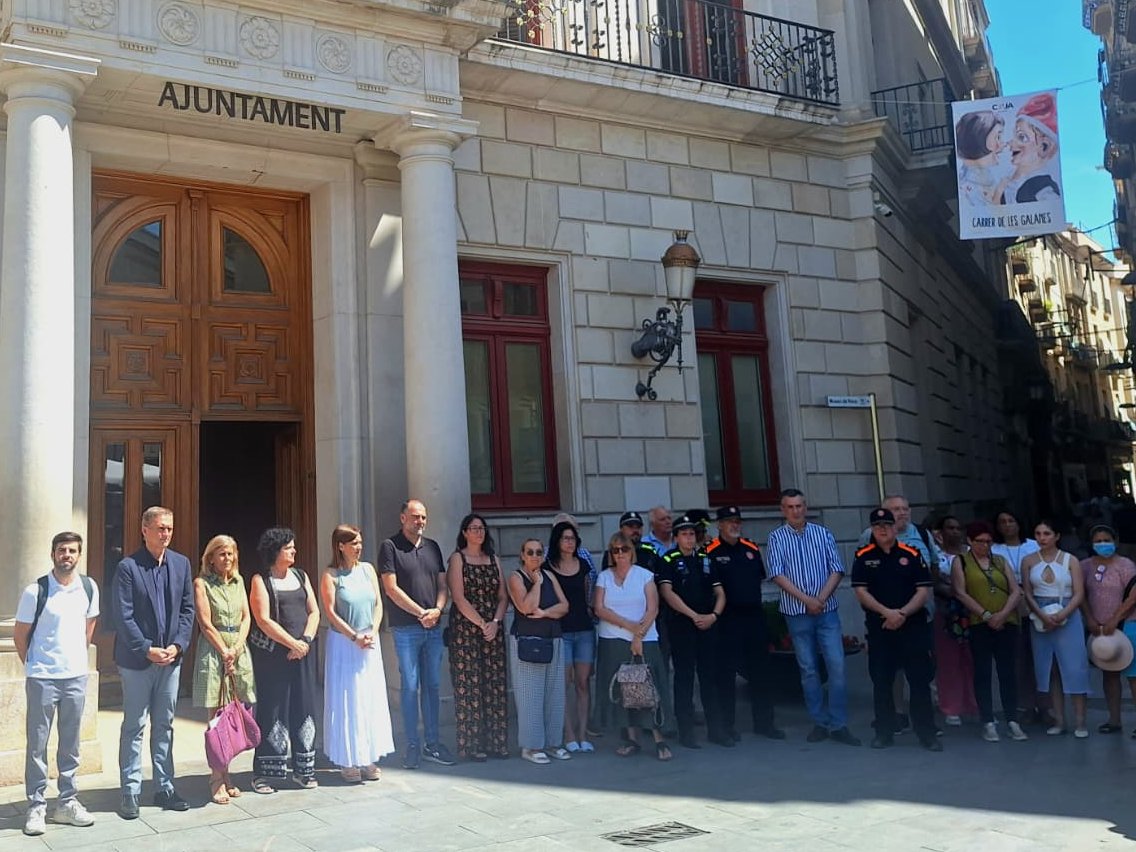 reus_cat's tweet photo. L'Ajuntament de Reus ha convocat un minut de silenci aquest dimecres, 1 de juliol com a mostra de suport i respecte a les víctimes dels terratrèmols de Veneçuela i en solidaritat amb el poble veneçolà afectat per aquesta tragèdia. https://t.co/VhTaVbfgrb