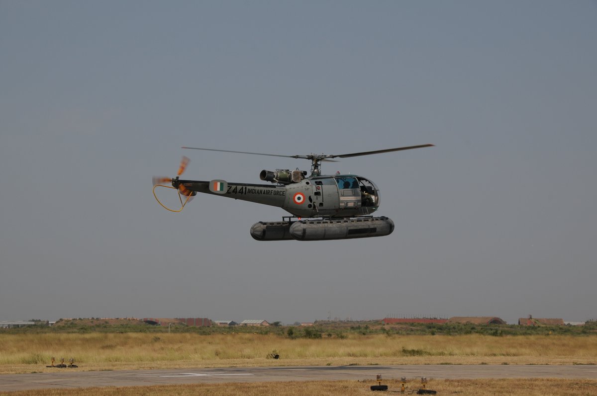 ReviewVayu's tweet photo. Some Chetak helicopters down the ages with the Indian Armed Forces.

The Chetak, along with the Cheetah (not in these photos), continue to operate in large numbers across the spectrum. The wait to replace them continues....

📷 VAYU archives https://t.co/aHaU1R8NiQ