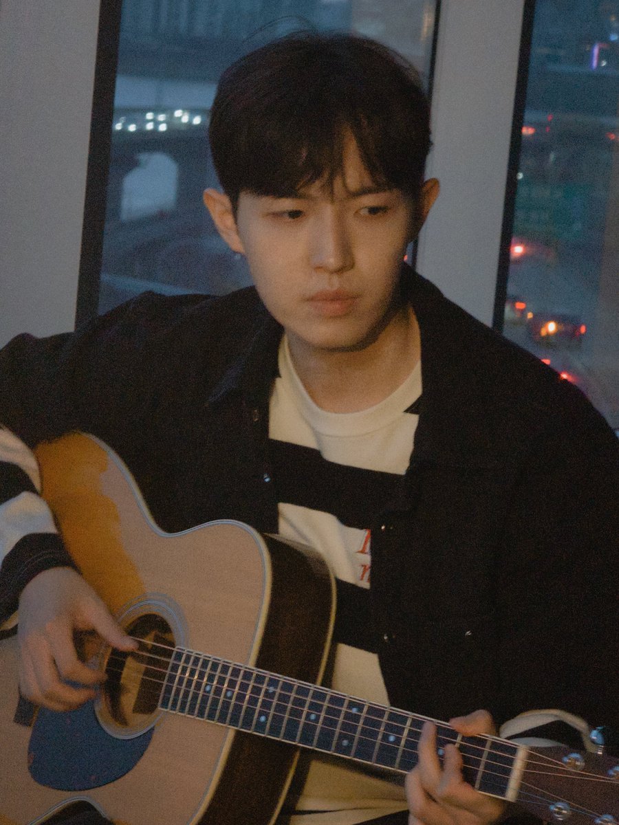 WINDEW_527's tweet photo. 260701 kjh_official 공식 인스타그램

[📸] 2026.07.01 Ed Sheeran – Thinking Out Loud (Guitar Cover by 재환)

🔗 https://t.co/QD8NRLTRGV

#김재환 #KIMJAEHWAN https://t.co/vvYXaAHSTB