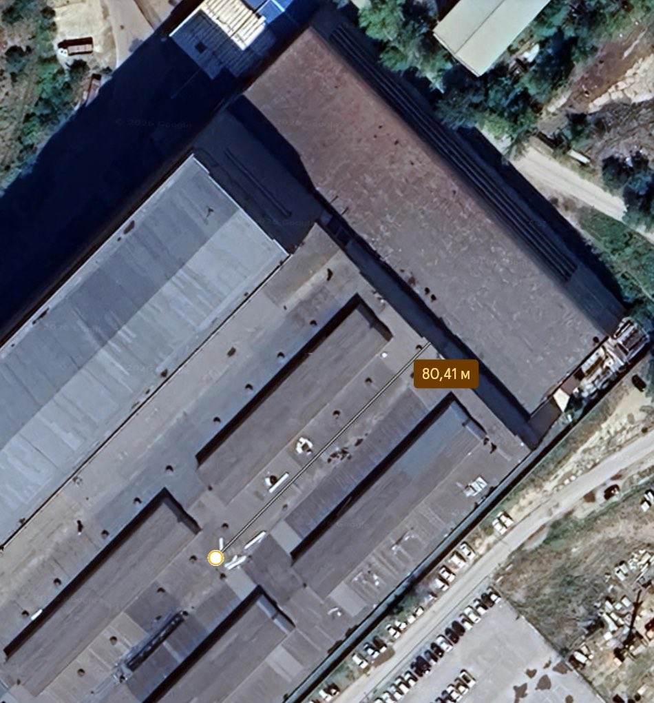 bayraktar_1love's tweet photo. One of the impact sites at Russia's Titan-Barrikady plant measures approximately 73 × 80meters after the Ukrainian FP-5 Flamingo missile strike. https://t.co/r7blUGvFr8