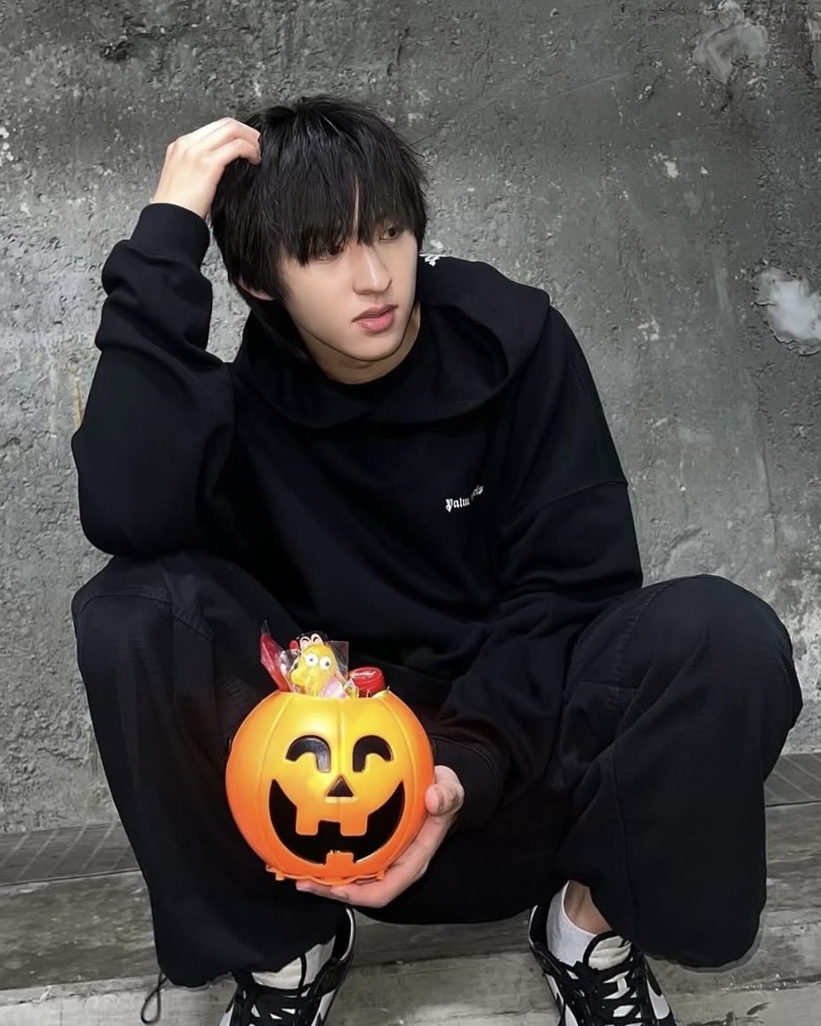 Momo1581060's tweet photo. สมกับที่ชีเรียกชั้นป้า

                1997                                     2003 https://t.co/u1i4fRZOTx