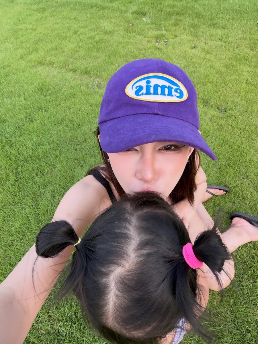 ForSnack31's tweet photo. " สวัสดีเดือนกรกฎาคมคั้บน้องแน็ก "
ขอให้เป็นเดือนที่มีแต่เรื่องราวดีๆ ขอให้เติบโตจากความสุขและรอยยิ้ม เติบโตขึ้นอย่างแข็งแกร่ง ไม่ต้องทุกข์เพราะเรื่องอะไรอีก และสุดท้ายนี้ขอให้เป็นเดือนกรกฎาคม ที่สมหวังในทุกๆเรื่องนะ🫶🏻💜
BE BRIGHT WITH SNACK 01
#สแน็กอัจฉรีย์ #SnackAjcharee ꔛ♡ https://t.co/cGKQHYjp63