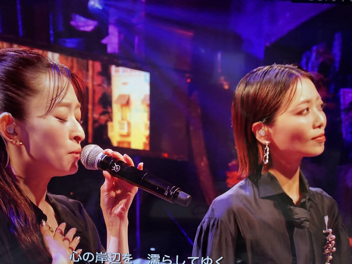 sunkasunto's tweet photo. 今日はフジテレビ系の音楽特番「2026 FNS歌謡祭 夏」を見ています。19時31分ぐらいに元宝塚星組トップスター礼真琴さんが島袋寛子さんとコラボで歌ったよ。 https://t.co/zDvGVO5BRQ