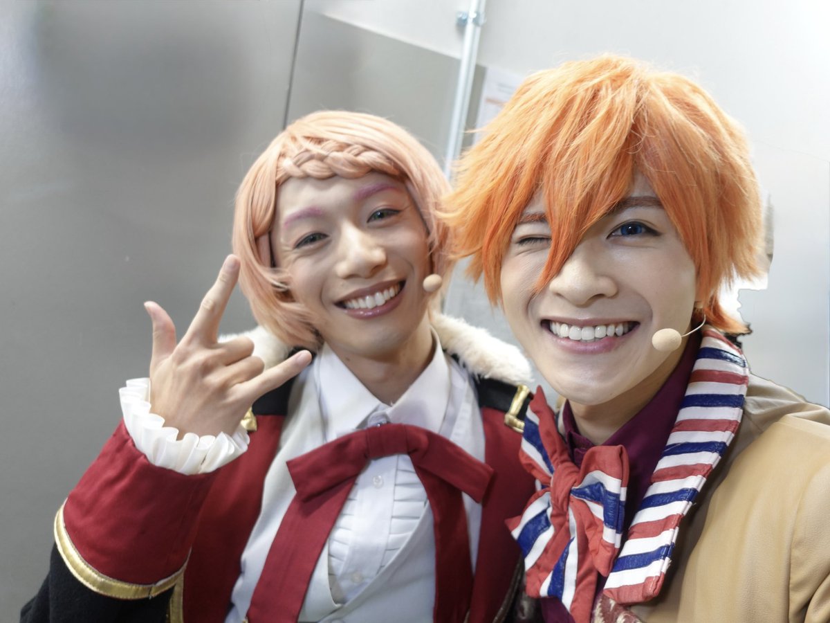 Asahi_Amano's tweet photo. 舞台アイ★チュウ ファイナルライブ
「LIVE!!!!!!アイ★チュウ〜étoile éternelle〜」
思い出大放出スペシャル⑥
我らが太陽F∞F！
まーくんいつも俺達の真ん中にドンといてくれてありがとうございました！
8月の公演ではずっとダンス付き合ってくれたり、今回も俺が次の現場と少し時間が空いてたら一緒にごはん行ってくれたり、アンコール後のカーテンコールでまーくんが必ず目を合わせくれるのあれダメです泣きます
あれんくんとは初めましてだったけど、ずっとずっと優しく話してくれてありがとうございました！あれんくんの笑顔ギャップでダメです！危ないです！
次の作品でもよろしくお願いします！
かいきくんはほんまに稽古中も本番中も奏多ですごいなぁってずっと見させてもらってました！
この御三方のファイアーフェニックスが大好きだー！

#舞台アイチュウ #アイチュウ